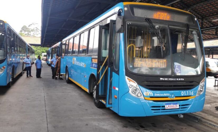 Ônibus em Embu das Artes será gratuito neste domingo devido ao Enem.