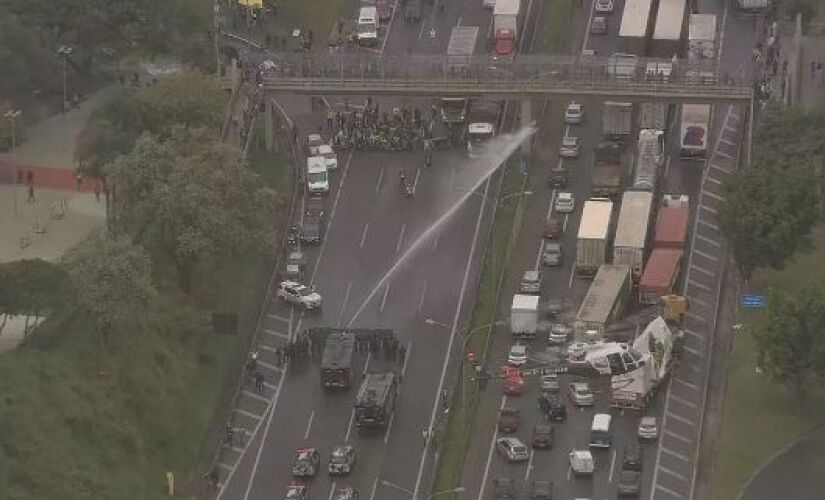 Ação da PM na Rodovia Castello Branco. 