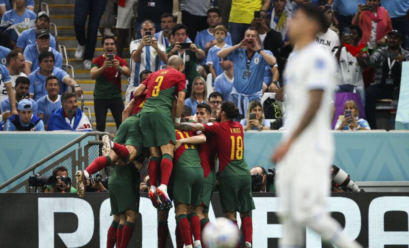 Portugal vence e se garante nas oitavas