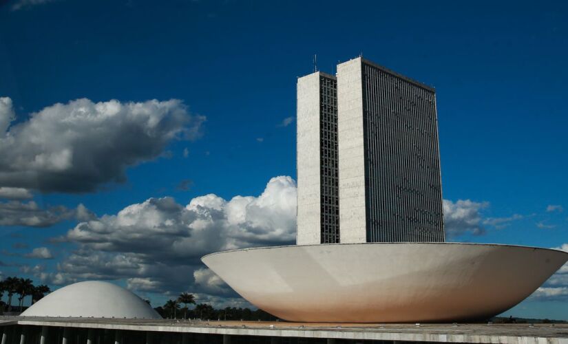 O texto foi avalizado por senadores na semana passada, mas ainda precisa passar por dois turnos de votação na Câmara dos Deputados