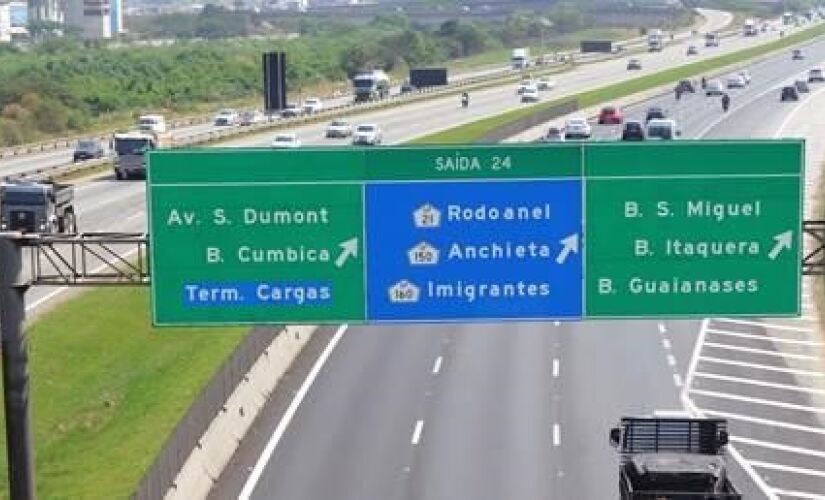 Rodovias tem trafego intenso no feriado de Natal.