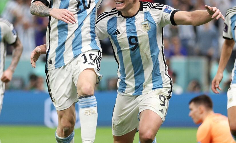 Lionel Messi é o melhor em campo, Álvarez marca duas vezes, e Argentina está na final da Copa do Mundo