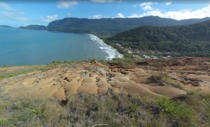 As propriedades estão localizadas na Praia de Guaecá, na cidade de São Sebastião