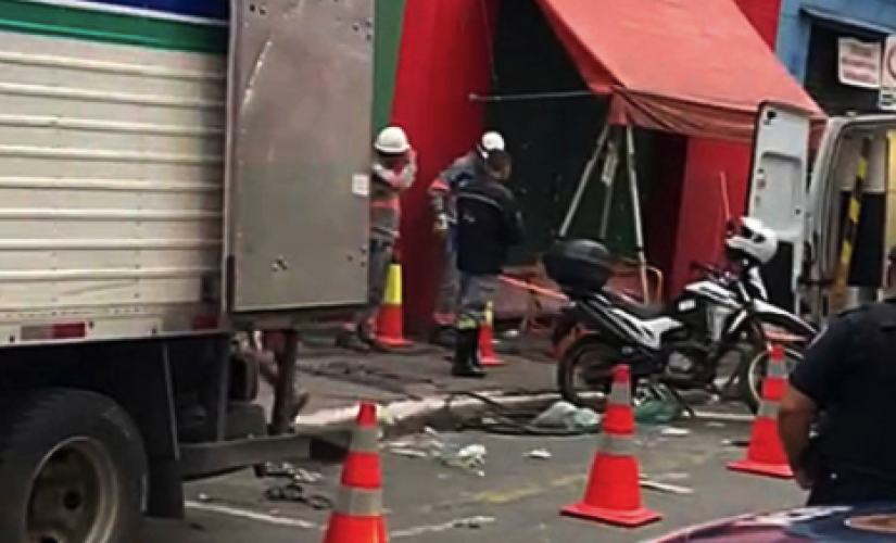 Reparos na rede elétrica na rua dos Gusmões, no centro de São Paulo, só foram realizados após moradores 'sequestrarem' equipe da Enel