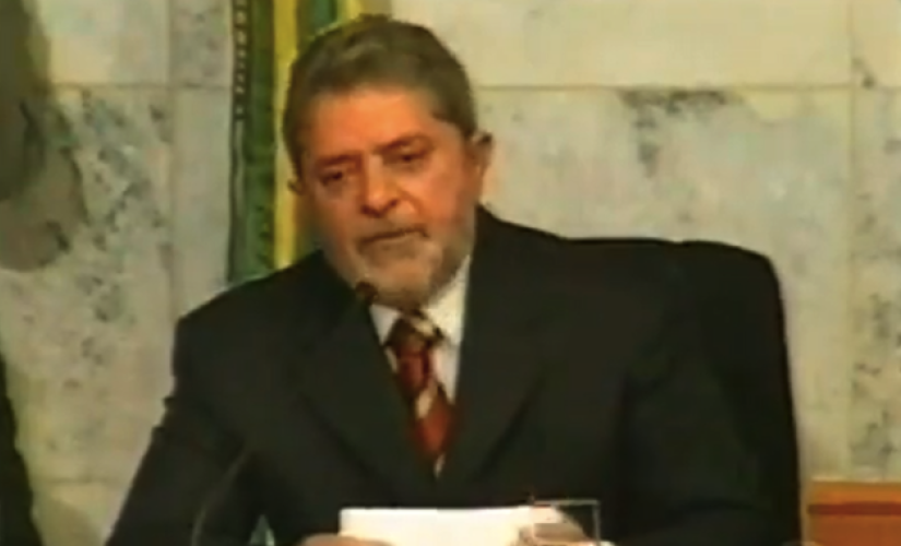 A diplomação marca o fim do processo eleitoral deste ano; na imagem, Lula na diplomação de 2002