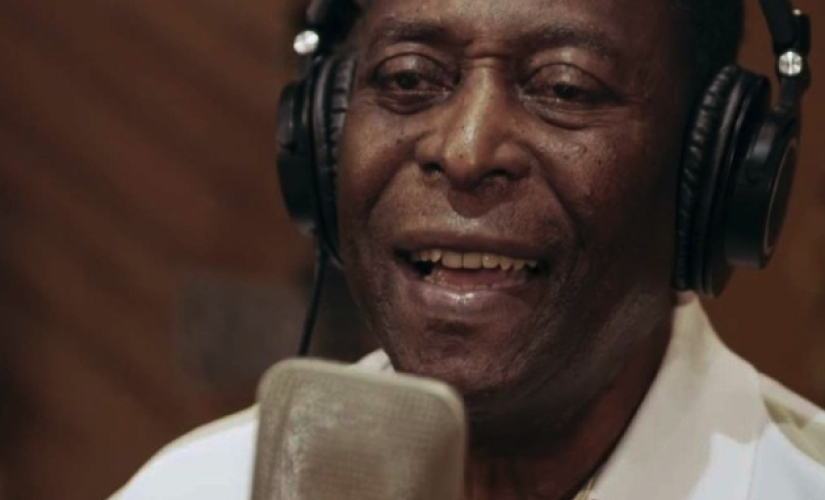 Pelé no videoclipe "Esperança" 