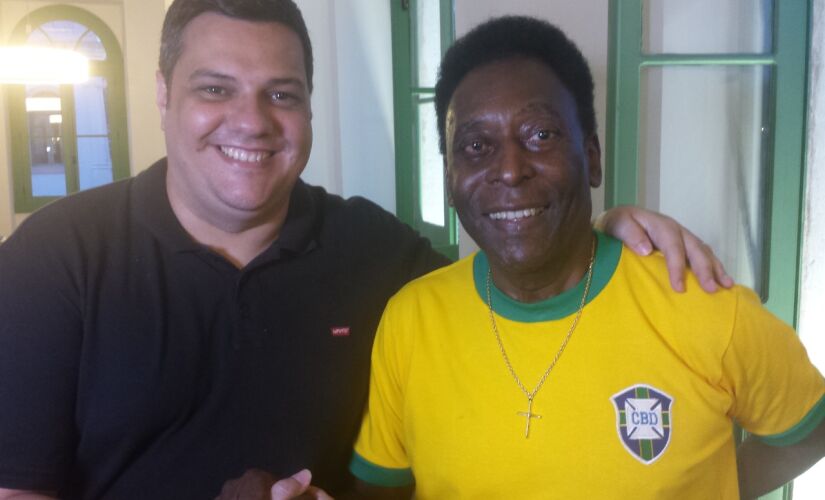 Pelé recebe homenagem