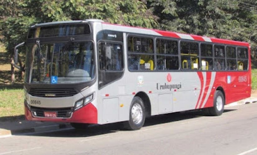 Ônibus em circulação em Cajamar, na Grande SP