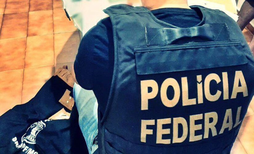 Contra o casal, havia mandados de prisão expedidos pela Justiça Federal