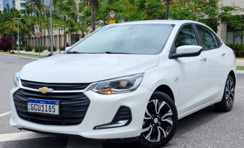 Com todos os opcionais disponíveis e dependendo da cor, o Chevrolet Onix Plus 1.0 Turbo Premier pode ultrapassar os R$ 118 mil 