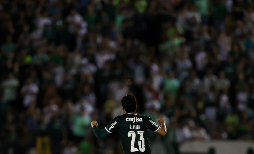 Veiga marca golaço e Palmeiras vence a primeira em 2023