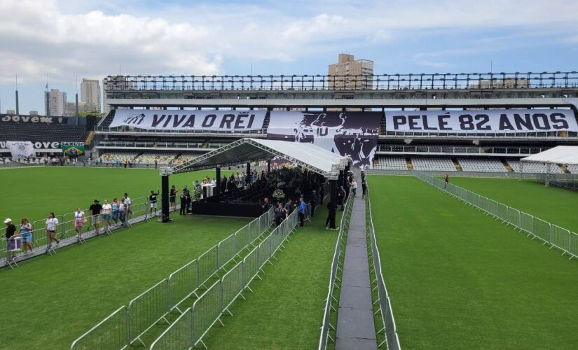 Lula chega ao velório de Pelé 