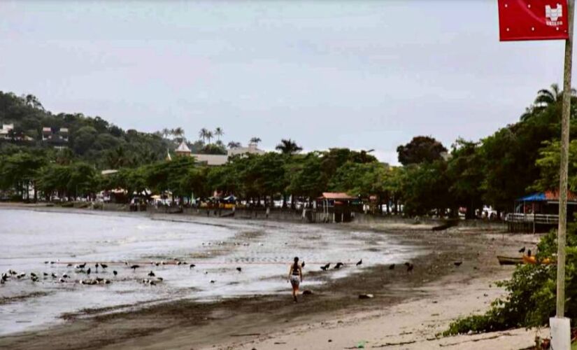 Praia do Itaguá, na orla central de Ubatuba