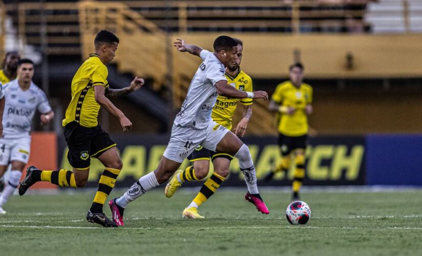 O Santos largou atrás, mas conseguiu o empate com o São Bernardo