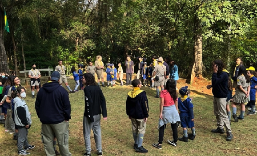 As atividades propostas são: futebol, captura-bandeira, queimada, vôlei, taco, pega-pega.