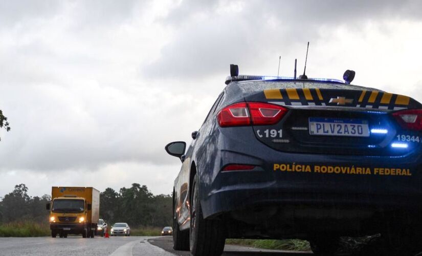 O carnaval é um período do ano em que se observa aumento significativo do fluxo de veículos e passageiros em rodovias