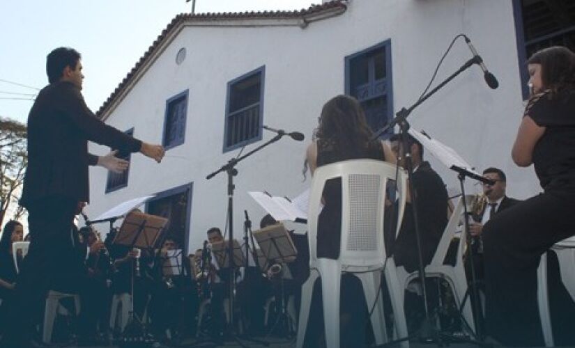No próximo sábado, 11 de fevereiro, a partir das 11h, acontece a apresentação da tradicional Banda Municipal de Embu das Artes