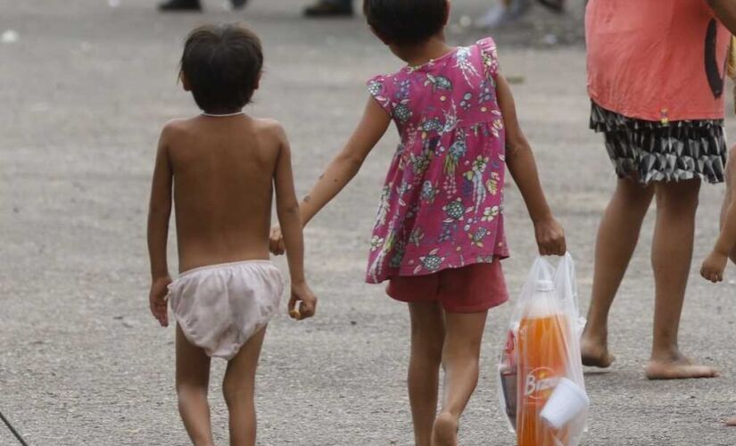 Pelo menos 570 crianças yanomamis morreram por contaminação por mercúrio, desnutrição e fome