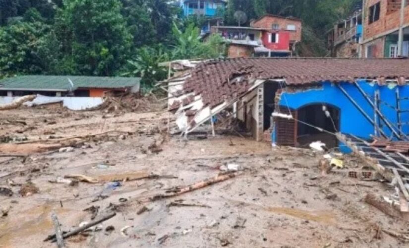 Chuvas deixaram rastros de destruição no litoral norte de São Paulo 