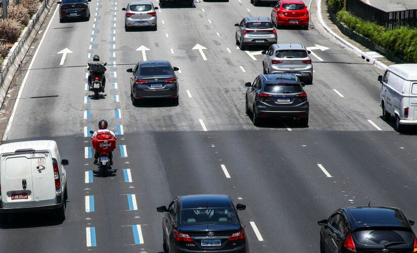 Contudo, as outras restrições, como rodízio de caminhões, zona máxima de restrição aos fretados e circulação de caminhões são mantidas