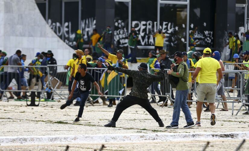 O Bolsonarismo radical ao longo de 2020 a 2022 trouxe problemas ao País