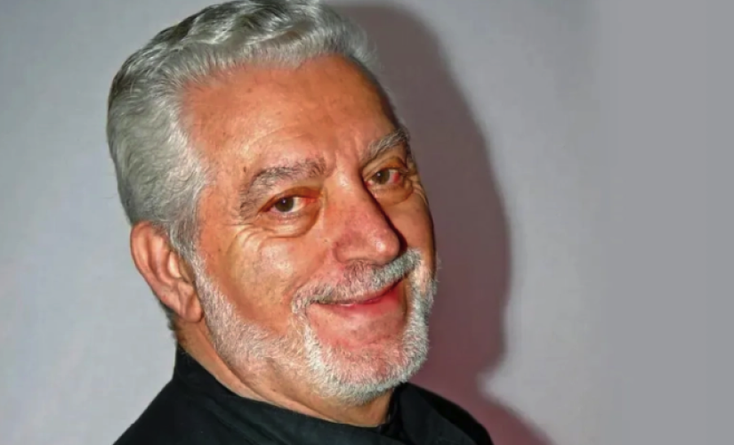 A causa da morte do estilista não foi divulgada
