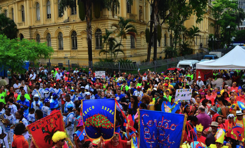 A folia começa já nesta sexta-feira com um bloco na zona leste da cidade