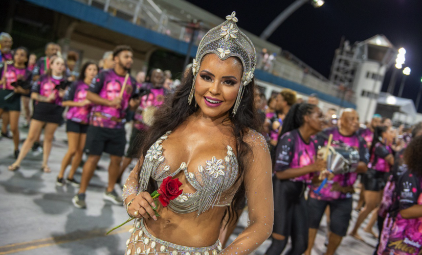 'Estou amando essa novidade', diz Ana Beatriz Godói