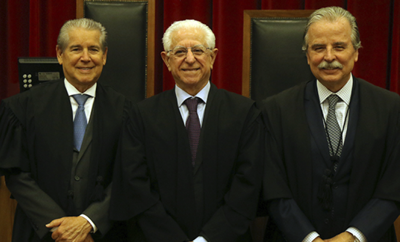 Ao centro, Sidney Beraldo, novo Presidente do Tribunal de Contas do Estado de SP
