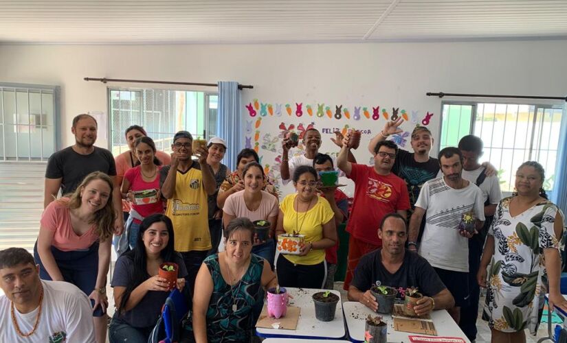 Ação em alusão ao Dia Mundial da Água com alunos do Centro de Convivência da Pessoa com Deficiência de Igaratá 