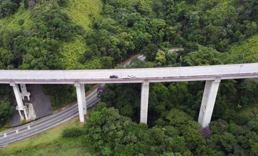 A Nova Pista de Serra da Rodovia dos Tamoios (SP-099)