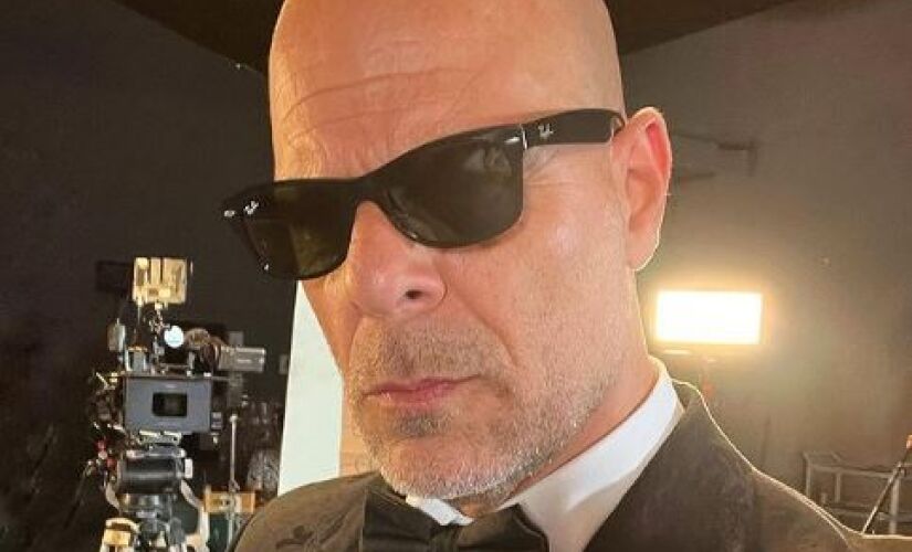 Bruce Willis encerra sua carreira de ator.