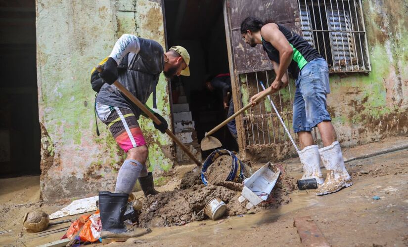 Tarcísio voltou a prometer a construção de conjuntos habitacionais para moradores de áreas de risco nos próximos 180 dias.