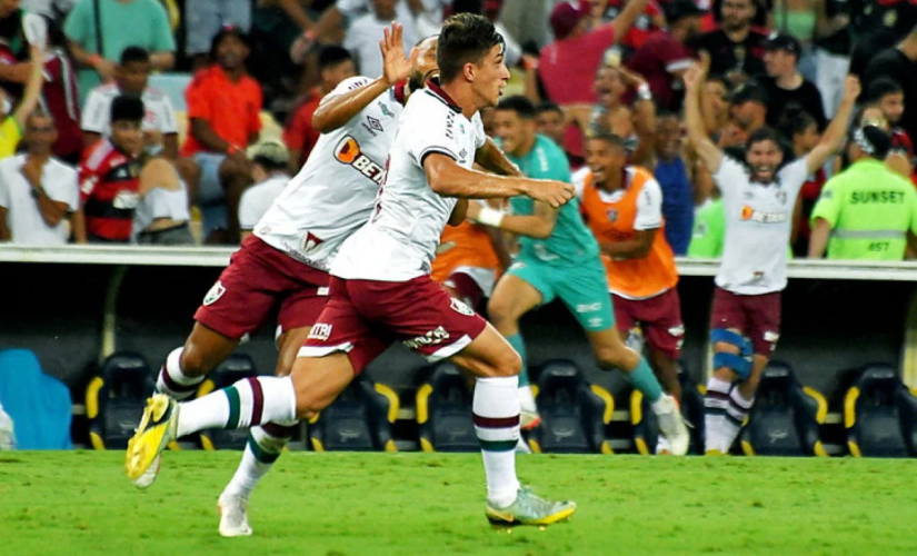Gabriel Pirani comemora gol marcado na vitória do Fluminense sobre o Flamengo 