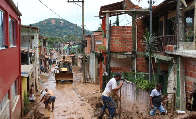 A cidade de São Sebastião, uma das mais atingidas, receberá mais de R$ 975 mil para a limpeza de bairros