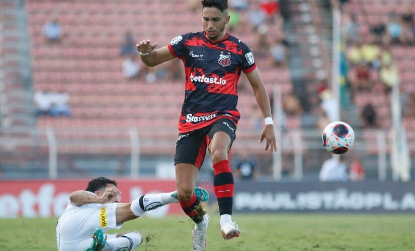 O Ituano venceu o Santos por 3 a 0 e se classificou