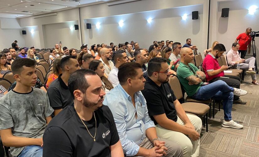 Além da manifestação deste domingo, o movimento está colhendo assinaturas para um abaixo assinado que pede a revogação da medida