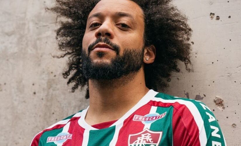 Reforço do Fluminense, o lateral-esquerdo Marcelo desembarcou no Rio de Janeiro na manhã desta quinta-feira (9), sob grande festa da torcida