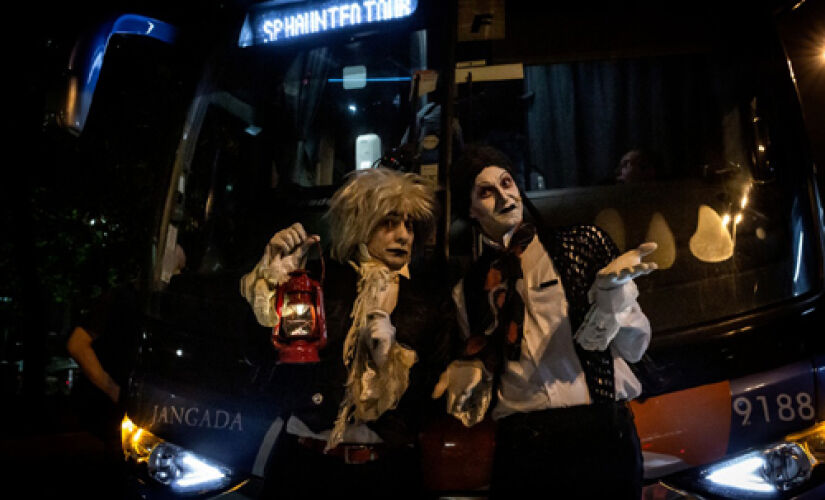 Realizado à noite em um ônibus de luxo, o SP Haunted Tour narra lendas urbanas envolvendo a cidade de São Paulo