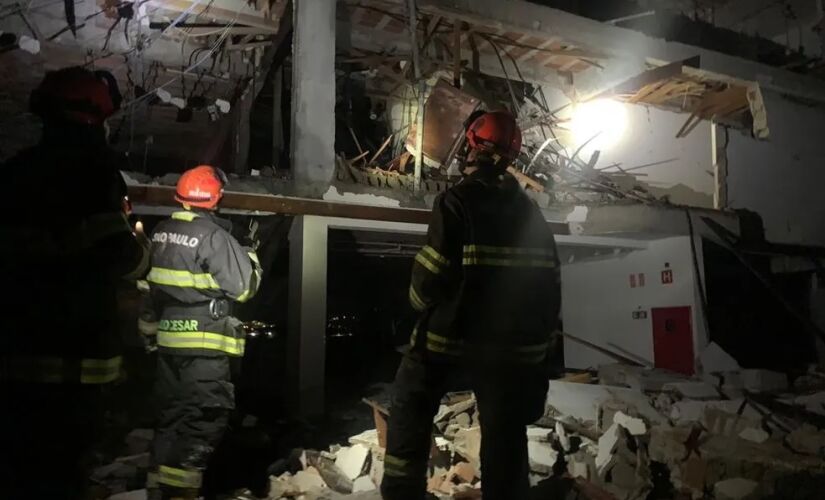 A Defesa Civil Estadual e a Polícia Militar da região confirmaram a ocorrência. Além do resgate pelos bombeiros, as vítimas foram socorridas pelo Samu