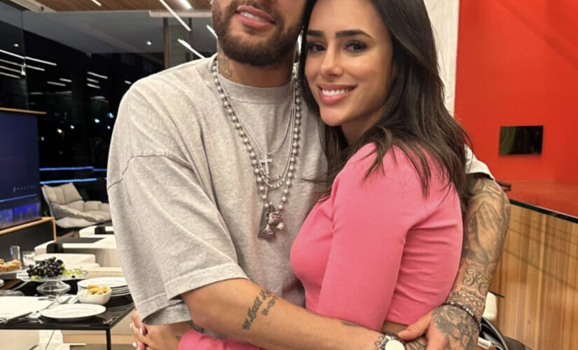 Neymar parabeniza a namorada, Bruna Biancardi, pelo aniversário de 29 anos 