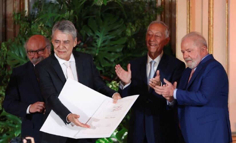 Chico Buarque recebeu o prêmio Camões