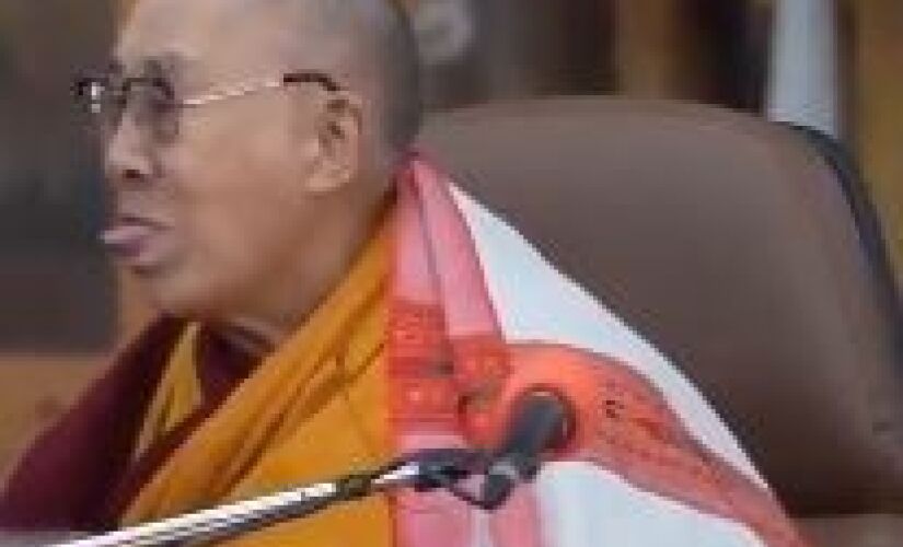 Dalai pede desculpas à criança e família.