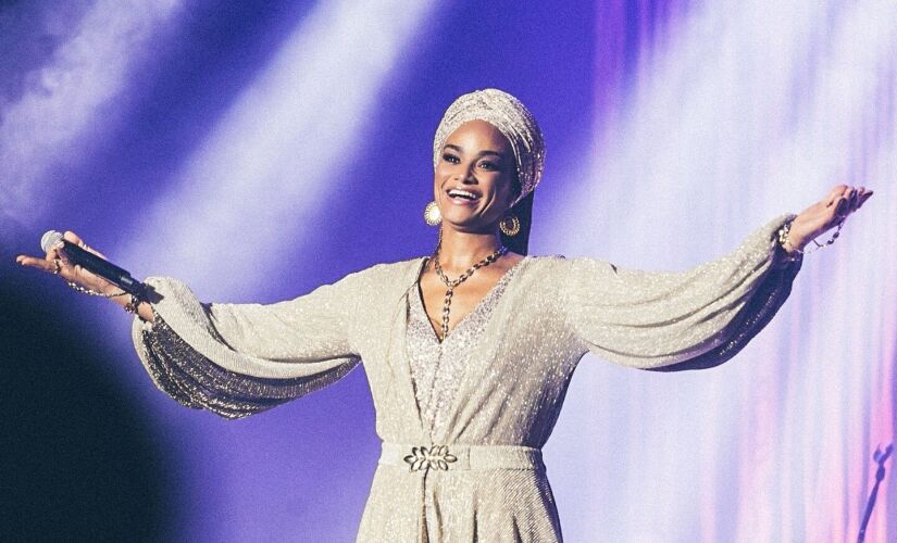  Luciana Mello se apresenta na Casa Natura Musical.