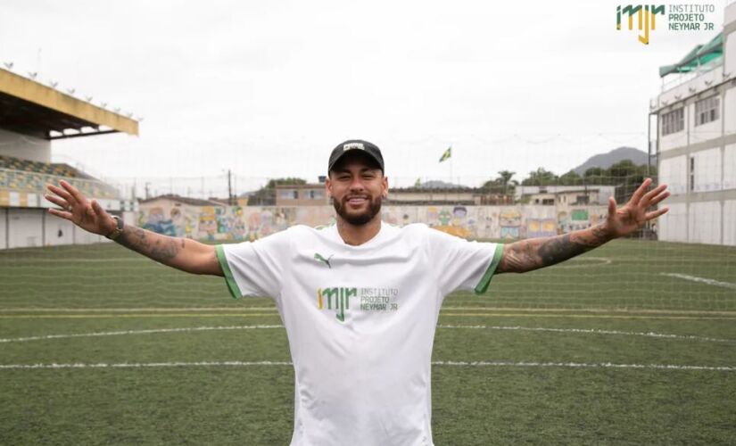 Instituto Neymar promove leilão