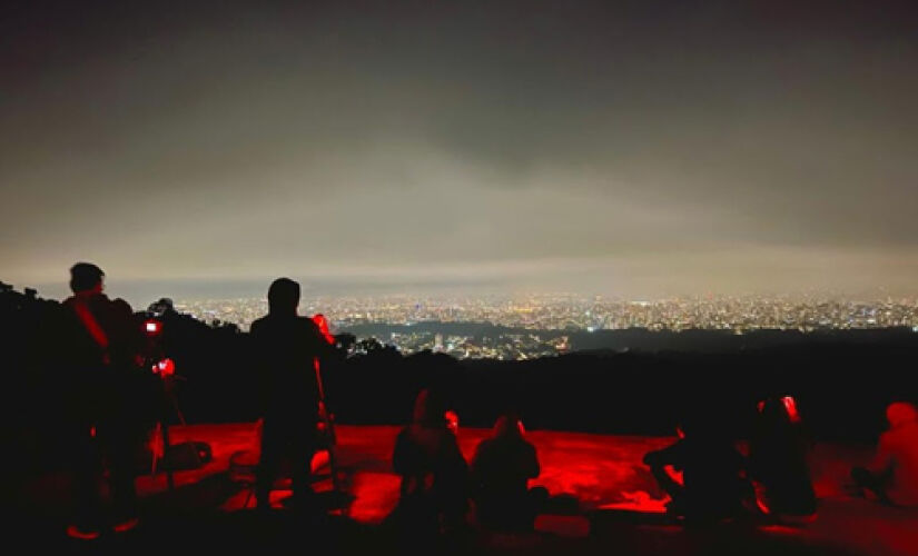 Vista da Pedra Grande no período noturno