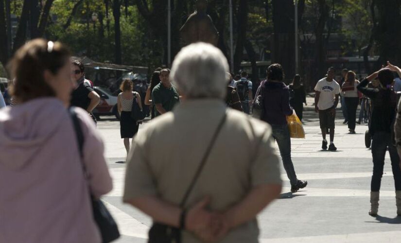 Nos últimos quatro anos, de 2019 a 2022, mais de 160 mil pessoas, a maioria idosos, receberam orientações sobre como prevenir e o que fazer em caso de tombos