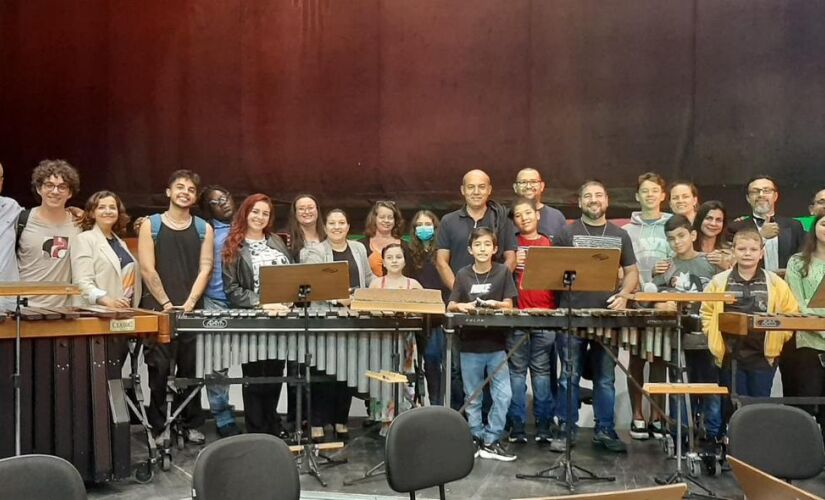 Alunos da Escola Municipal de Música "Romário Antônio Barbosa", de Porto Feliz, estiveram no Teatro Procópio Ferreira, em Tatuí