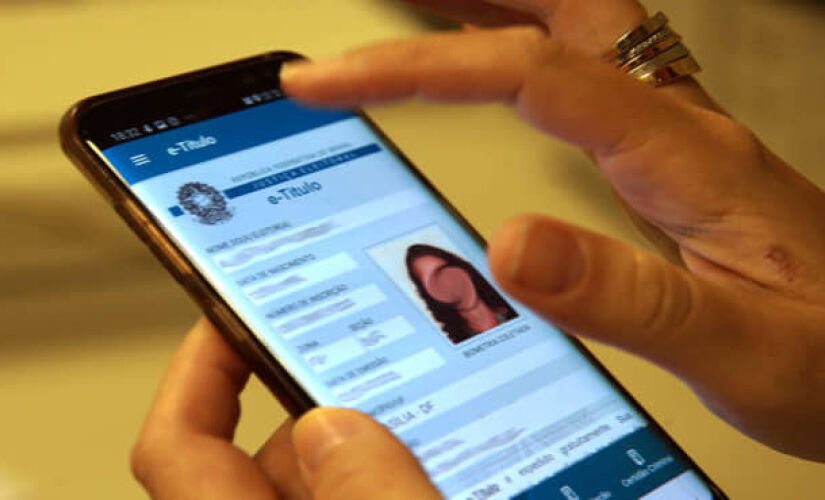 A solicitação do primeiro título eleitoral pode ser feita pela internet