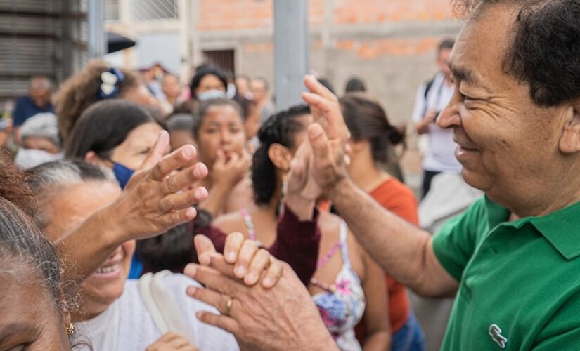 Prefeito Aprígio participa da ação social Prefeitura no seu Bairro, realizada na UBS Jardim Record.